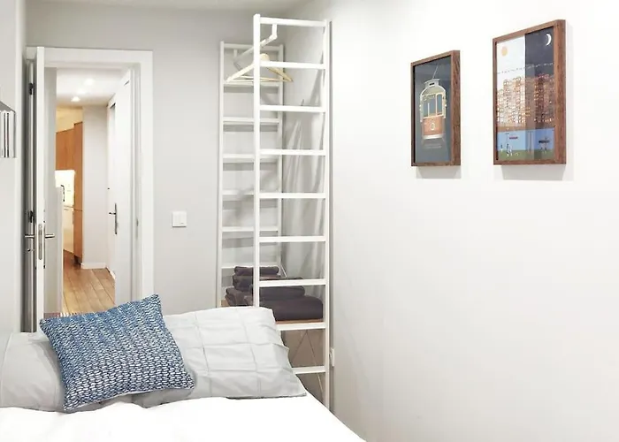 Two Bedroom Terrace Sanctuary In The Center * 포르투