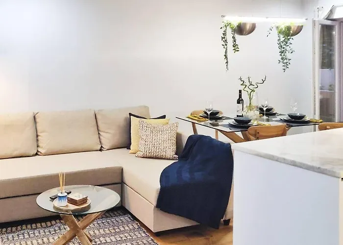 Two Bedroom Terrace Sanctuary In The Center Апартаменты