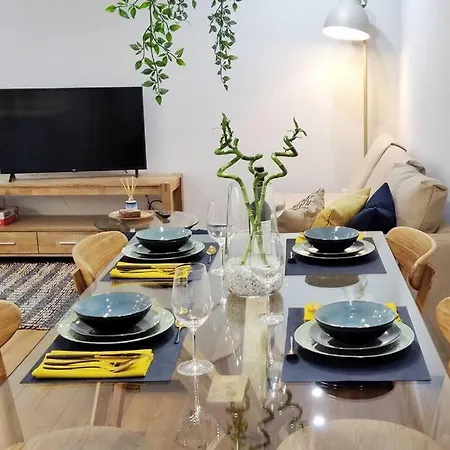 Two Bedroom Terrace Sanctuary In The Center Apartment *