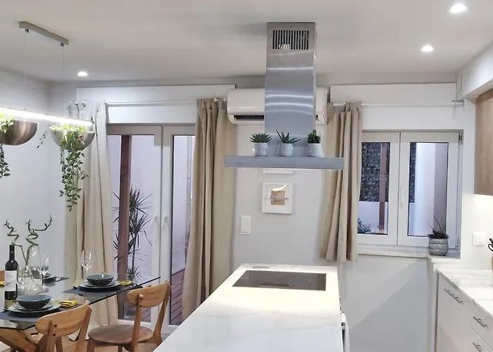 Two Bedroom Terrace Sanctuary In The Center